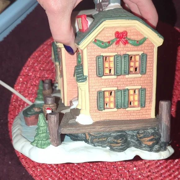 VICTORIAN VILLAGE Cabot Cove Inn - 1999 Edition - Picture 5 of 16